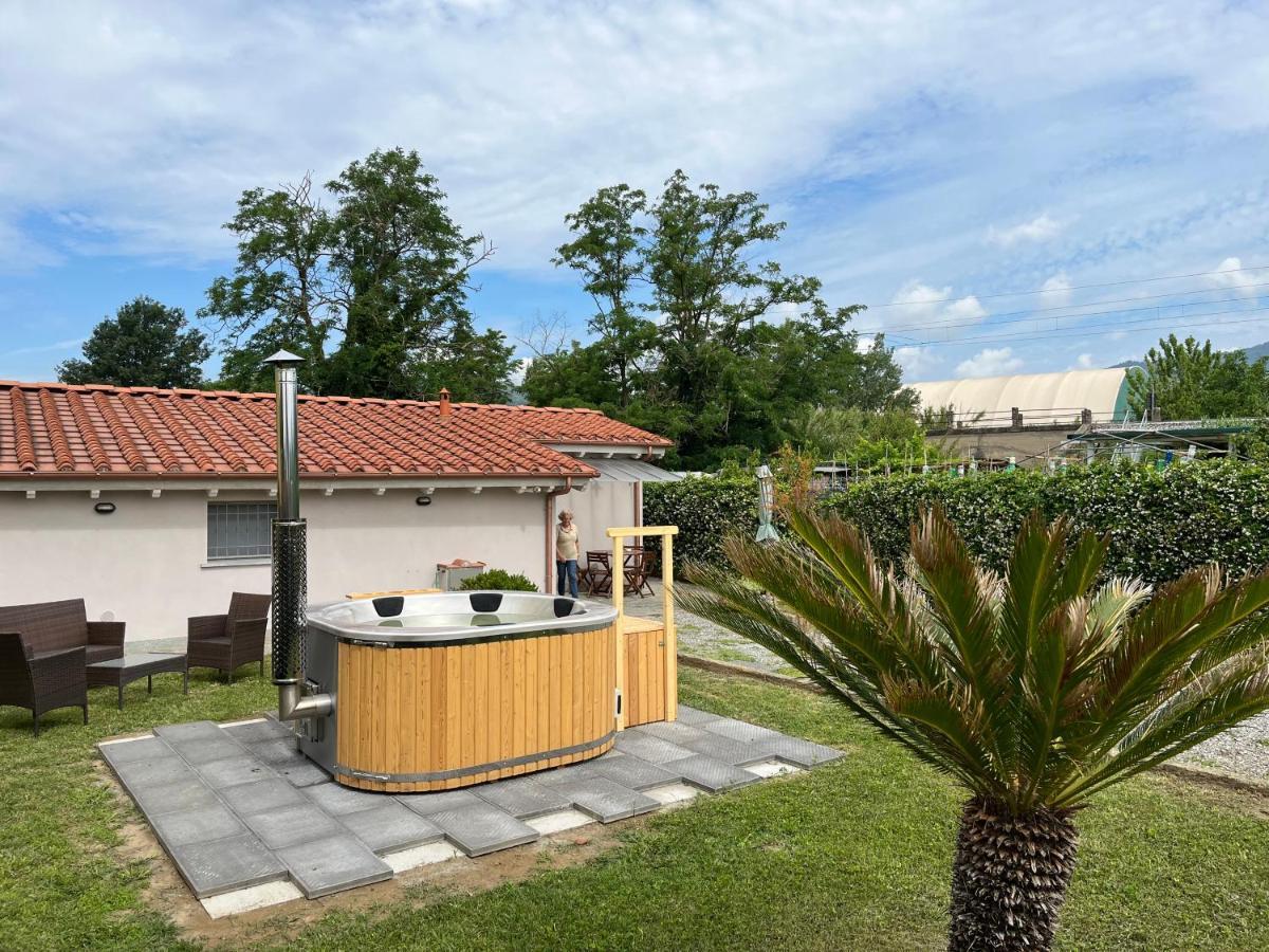 La Camelia Villa Massa e Cozzile Exteriör bild