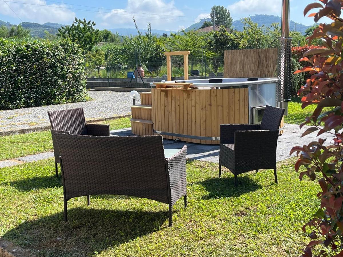 La Camelia Villa Massa e Cozzile Exteriör bild