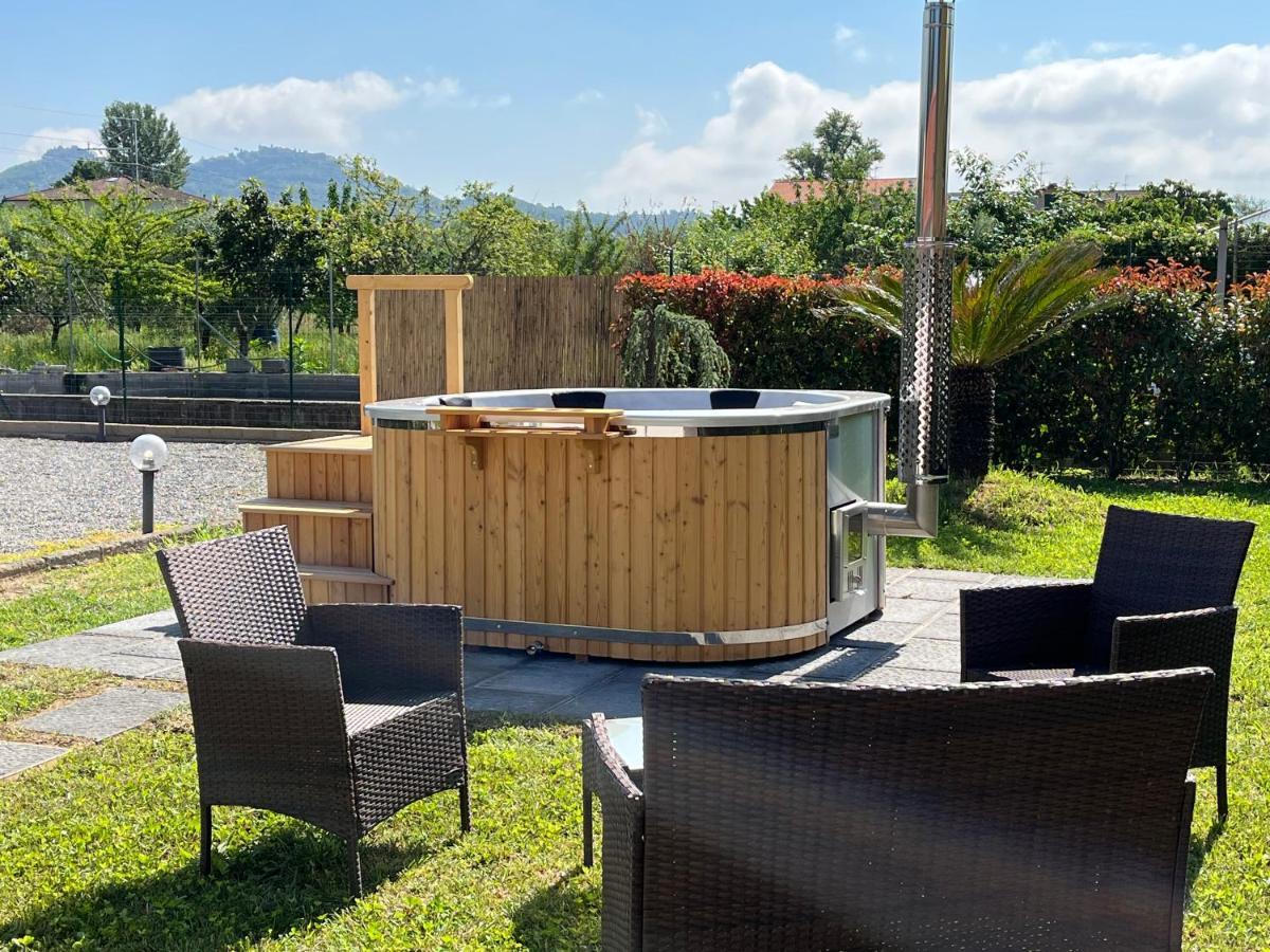 La Camelia Villa Massa e Cozzile Exteriör bild