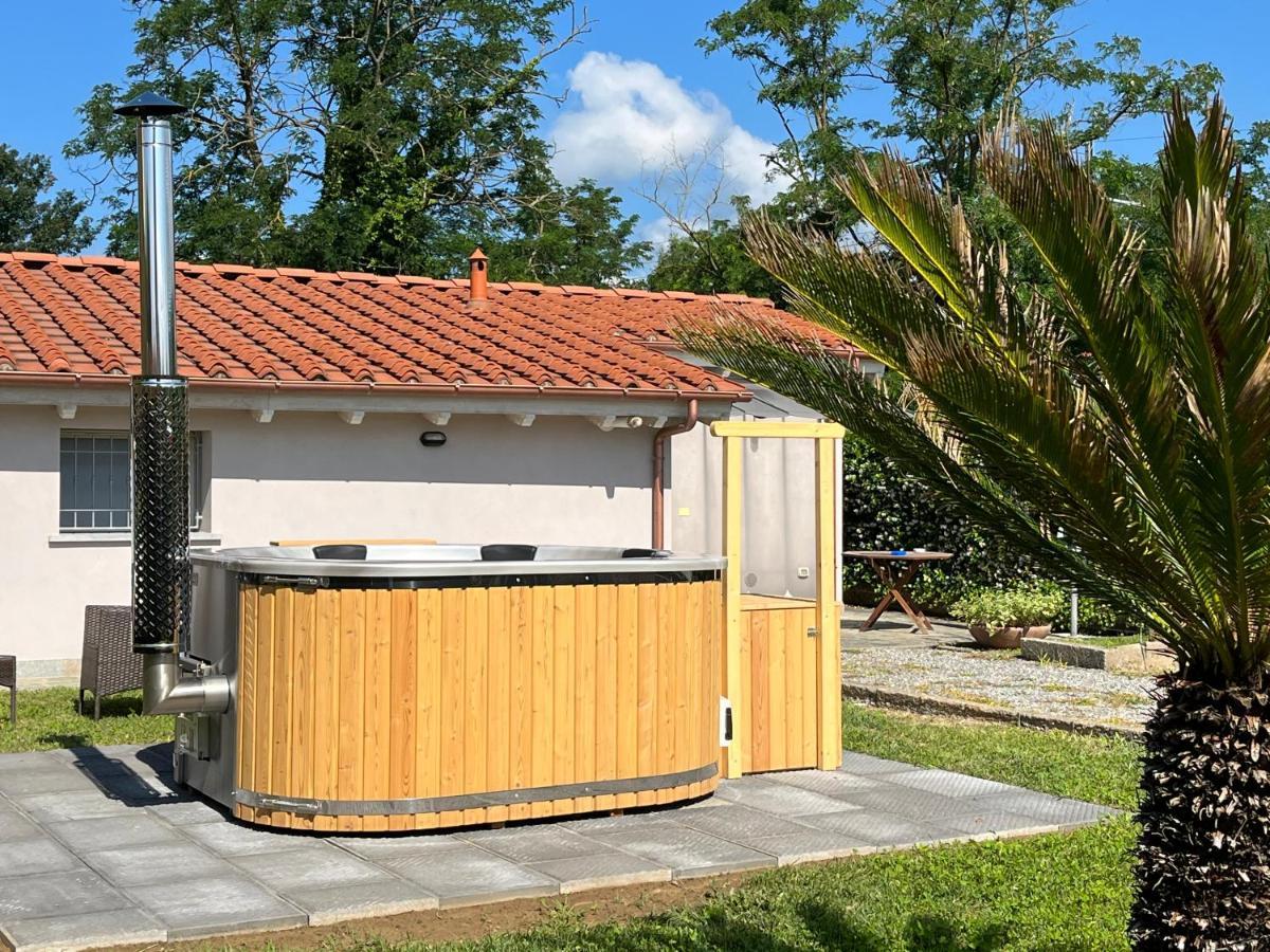 La Camelia Villa Massa e Cozzile Exteriör bild