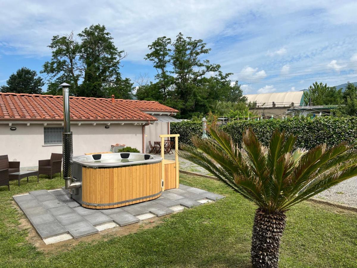 La Camelia Villa Massa e Cozzile Exteriör bild